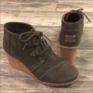 TOMS olive green suede ankle booties